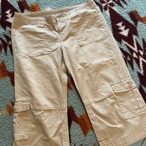 Lucky brand ‘dungarees’ cargo capris 🌻size 12